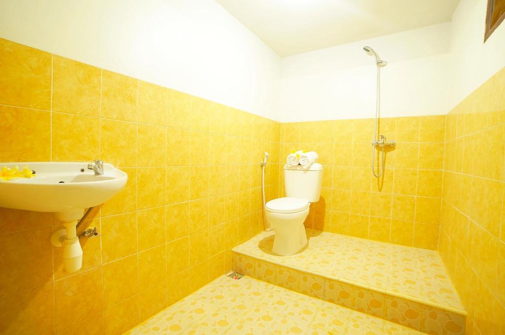 Easton Kuta Homestay エクステリア 写真