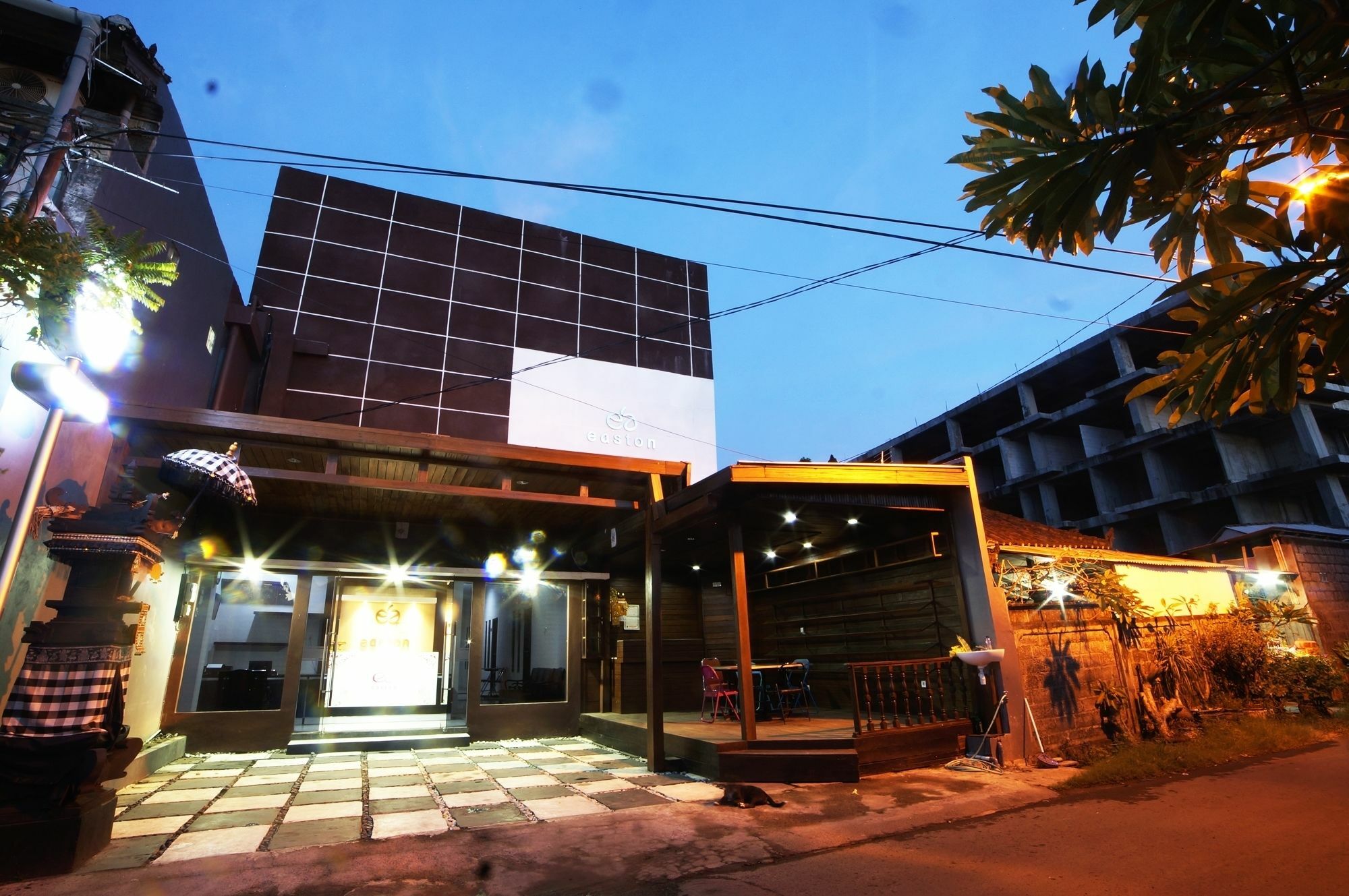 Easton Kuta Homestay エクステリア 写真